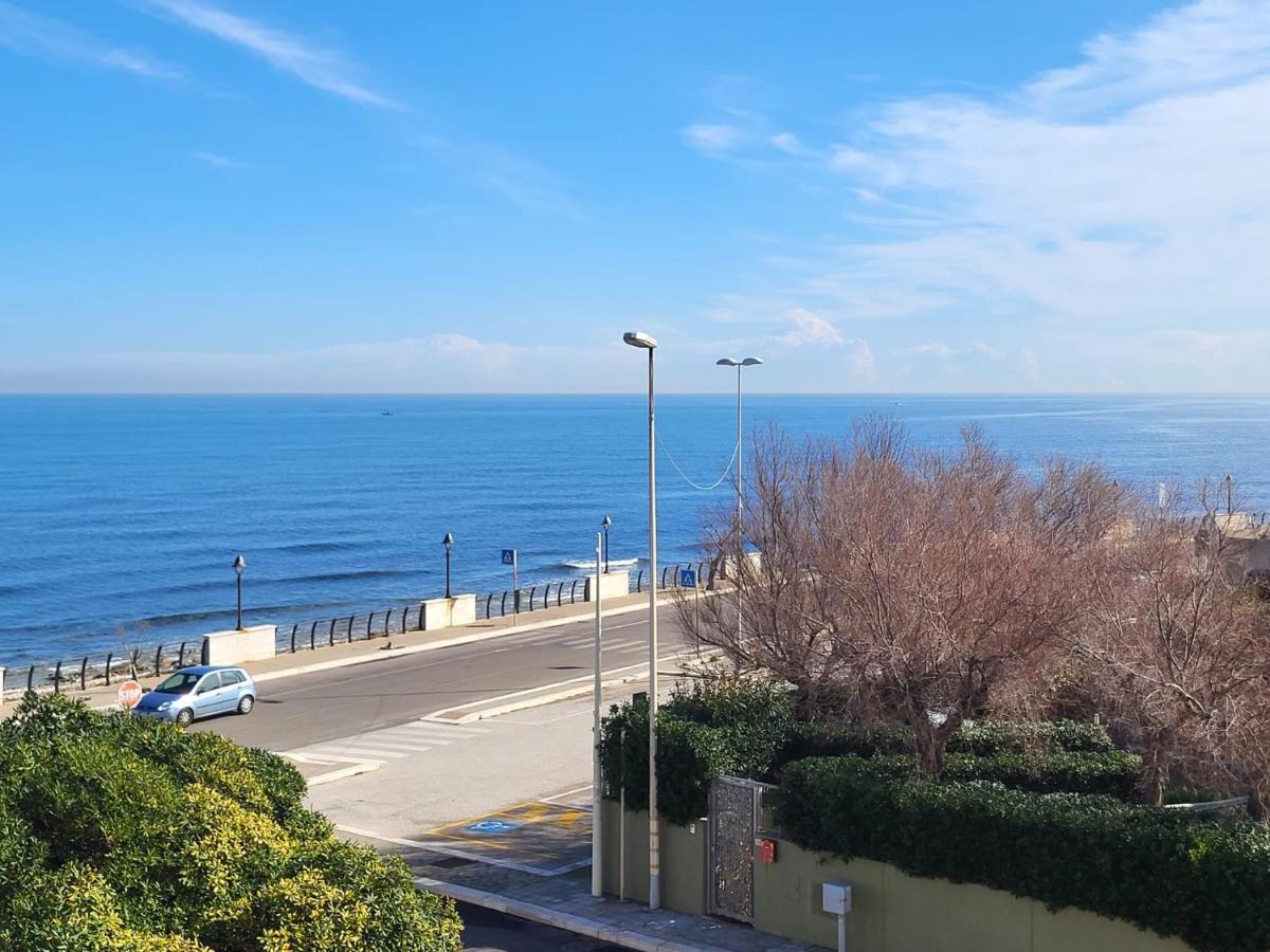 ホテル Casa Al Mare バーリ エクステリア 写真